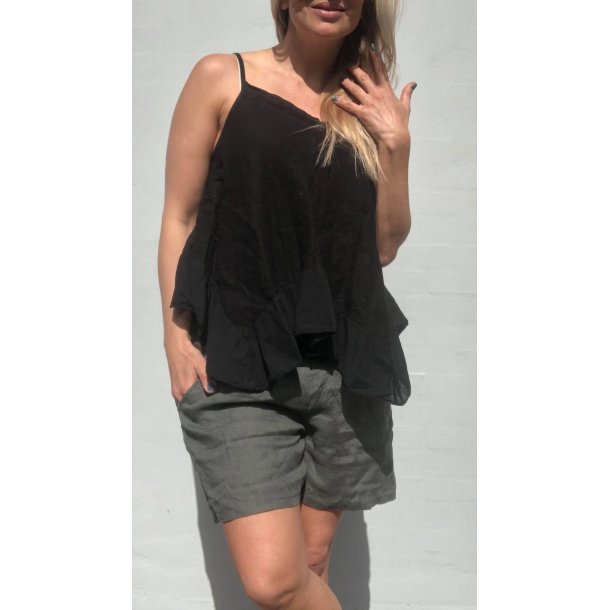 linen shorts 