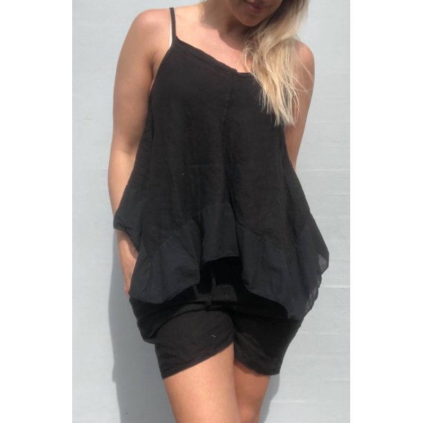 linen shorts 