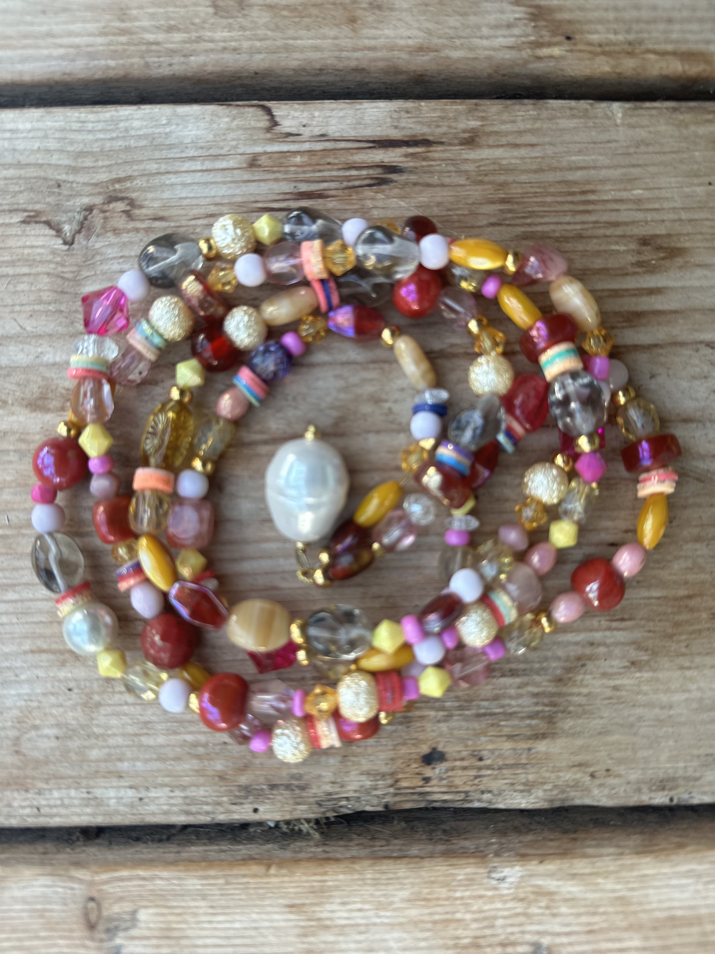 Unika multi colour pink toner k�de m/ shell vedh�ng